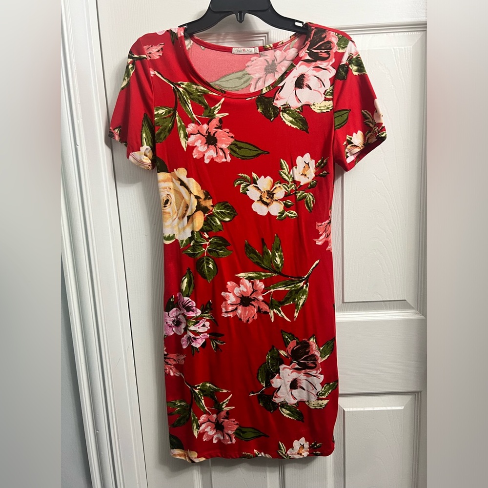 Heart & Hips: Red flower dress. Size: Medium. Used once. Stretchy/comfy